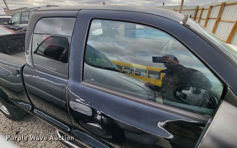 image for item JW9922 2000 Dodge Dakota  Club Cab pickup truck