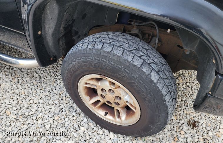 image for item JW9922 2000 Dodge Dakota  Club Cab pickup truck