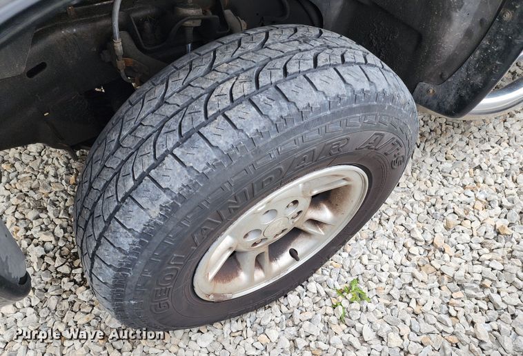 image for item JW9922 2000 Dodge Dakota  Club Cab pickup truck