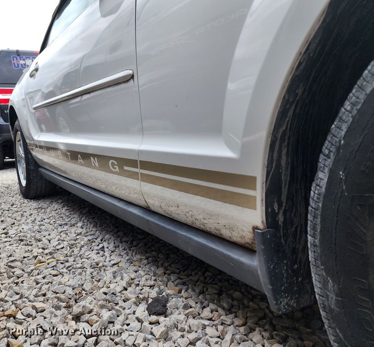 image for item JW9923 2008 Ford Mustang  convertible