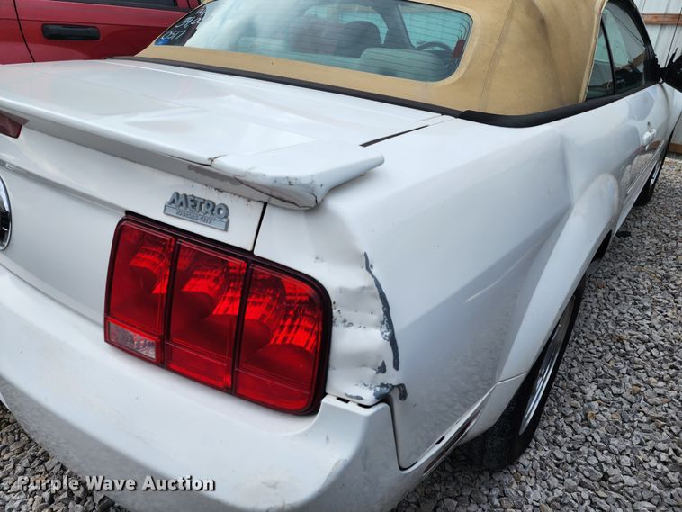 image for item JW9923 2008 Ford Mustang  convertible