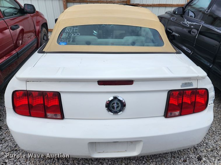 image for item JW9923 2008 Ford Mustang  convertible