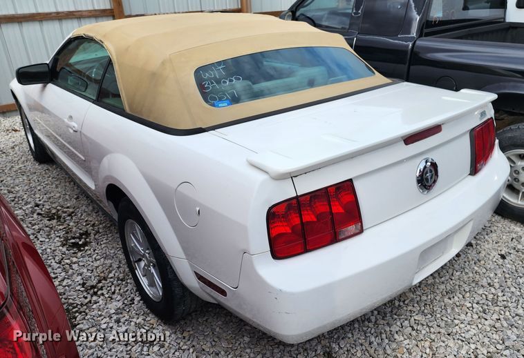 image for item JW9923 2008 Ford Mustang  convertible