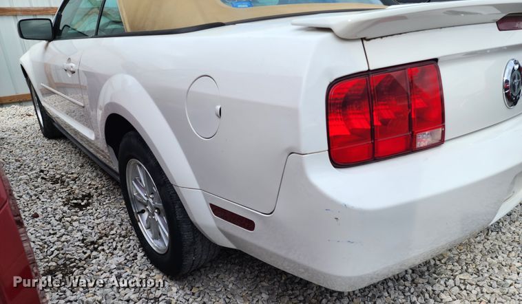 image for item JW9923 2008 Ford Mustang  convertible