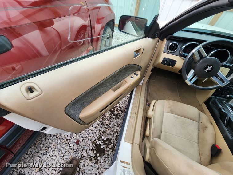 image for item JW9923 2008 Ford Mustang  convertible