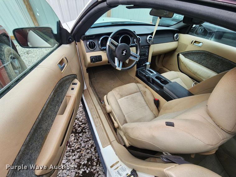 image for item JW9923 2008 Ford Mustang  convertible