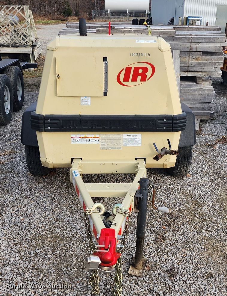 image for item JW9931 2001 Ingersoll Rand P185  air compressor