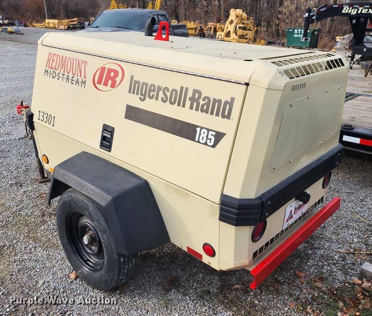 image for item JW9931 2001 Ingersoll Rand P185  air compressor