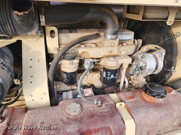 image for item JW9931 2001 Ingersoll Rand P185  air compressor