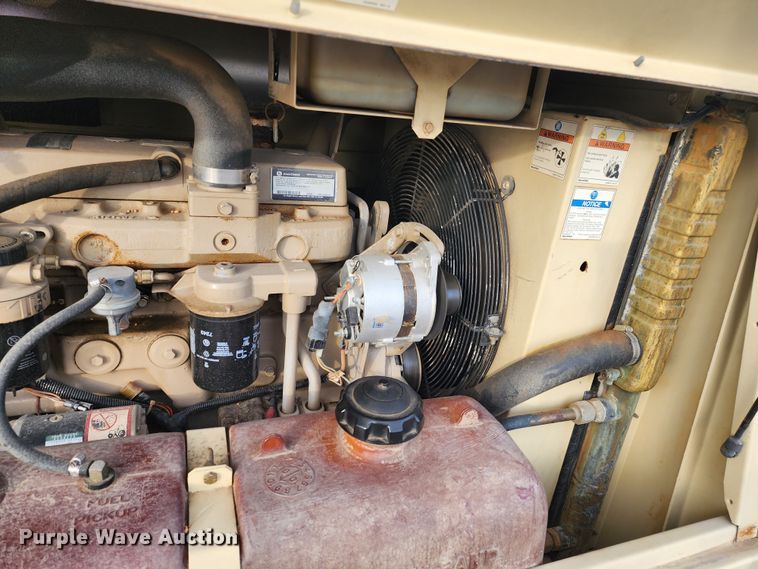 image for item JW9931 2001 Ingersoll Rand P185  air compressor