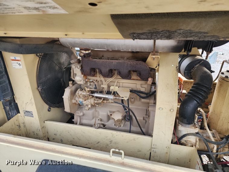 image for item JW9931 2001 Ingersoll Rand P185  air compressor