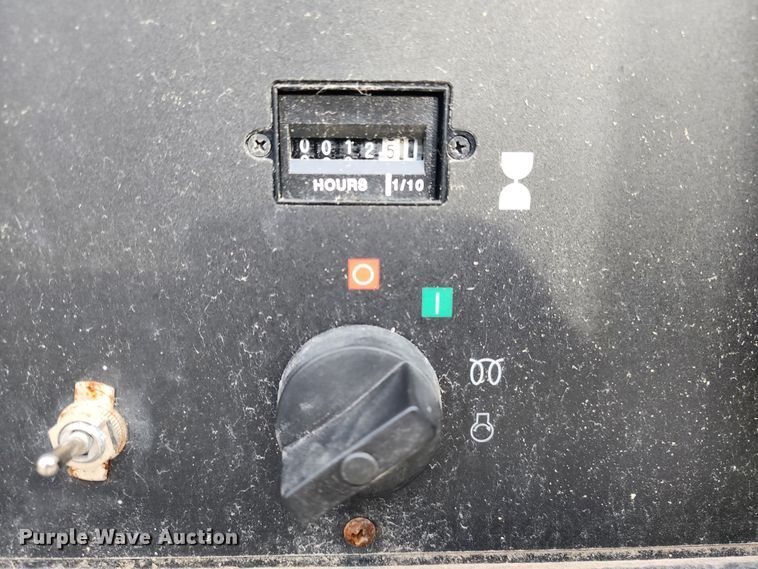 image for item JW9931 2001 Ingersoll Rand P185  air compressor