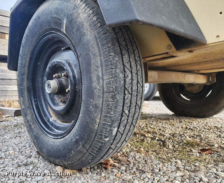 image for item JW9931 2001 Ingersoll Rand P185  air compressor