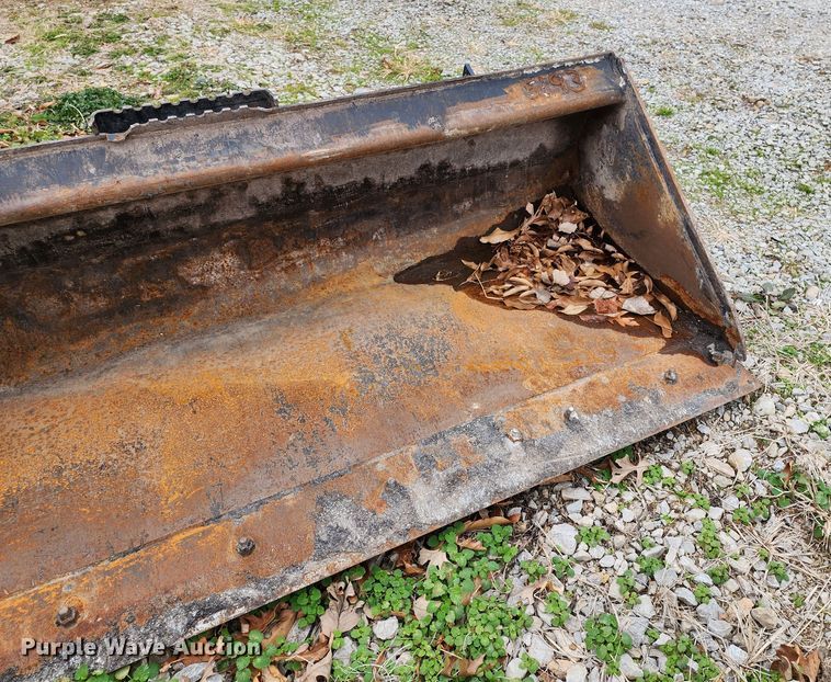 image for item JW9935 Caterpillar  skid steer bucket