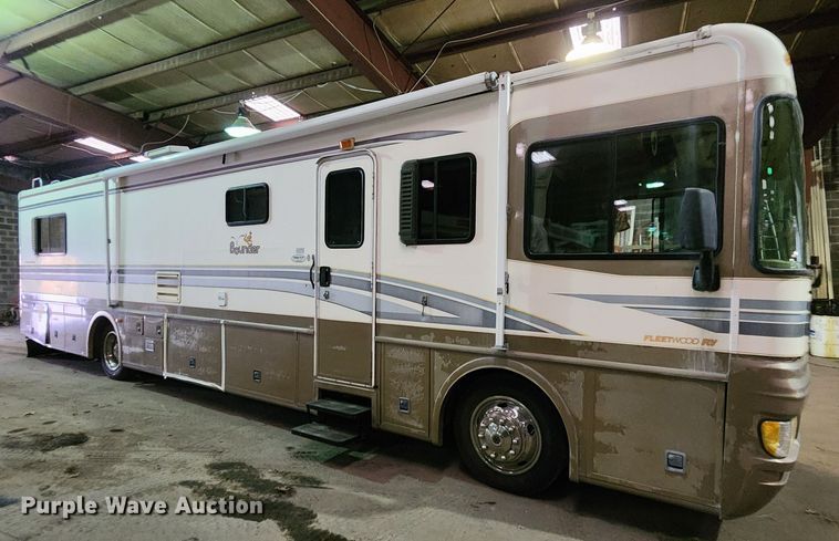 image for item JW9945 2000 Fleetwood Bounder  RV