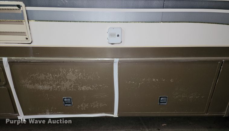 image for item JW9945 2000 Fleetwood Bounder  RV