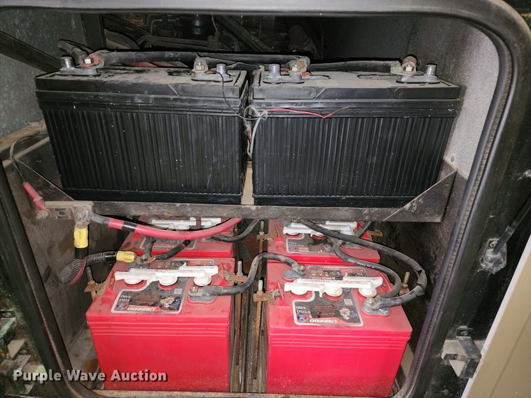 image for item JW9945 2000 Fleetwood Bounder  RV