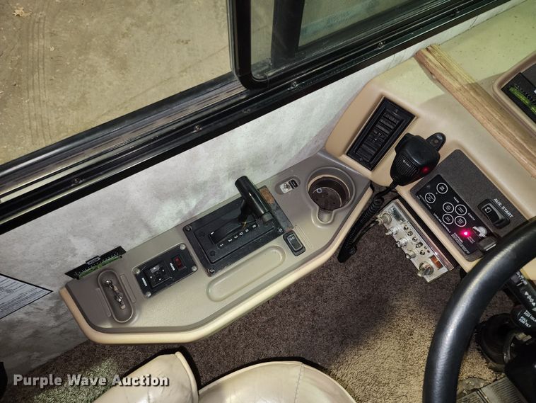 image for item JW9945 2000 Fleetwood Bounder  RV