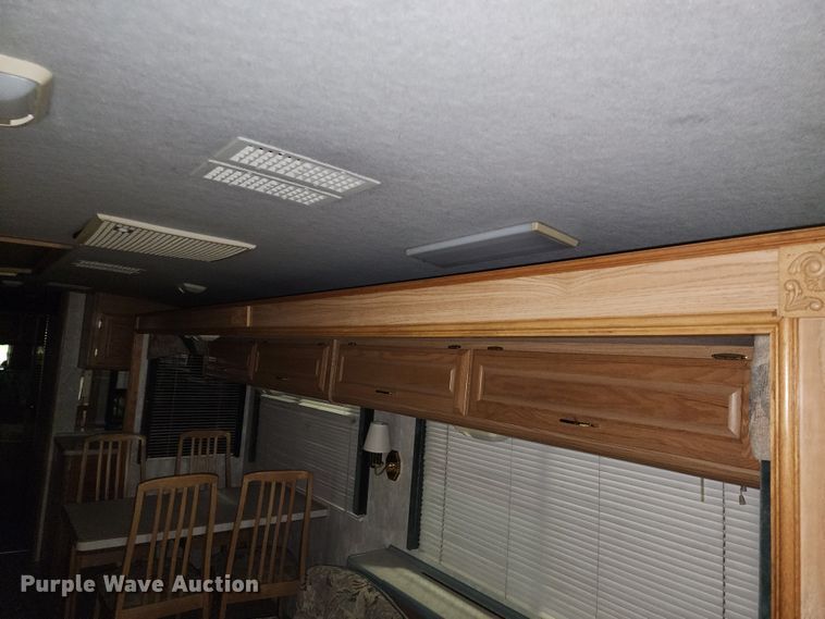 image for item JW9945 2000 Fleetwood Bounder  RV