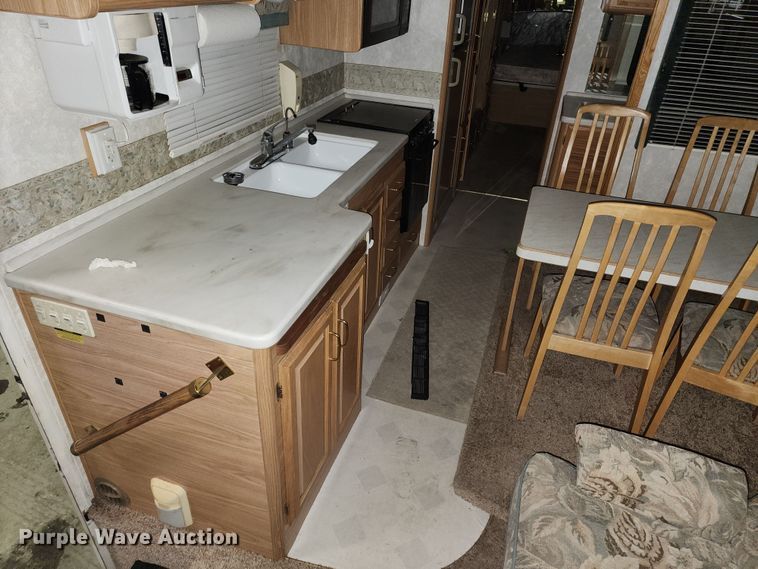 image for item JW9945 2000 Fleetwood Bounder  RV