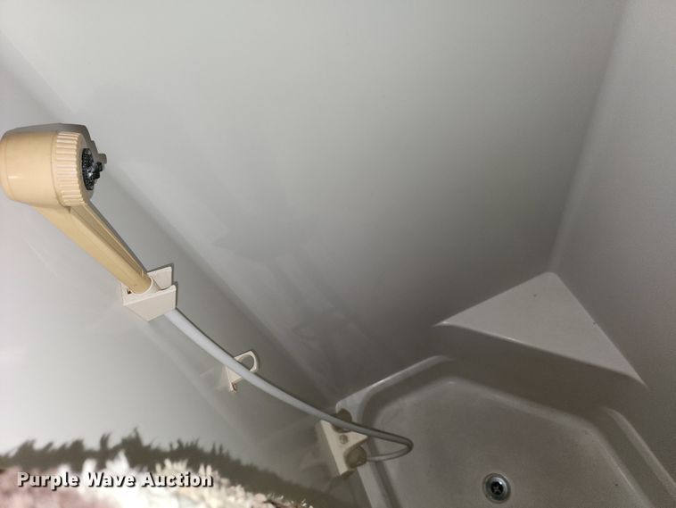 image for item JW9945 2000 Fleetwood Bounder  RV