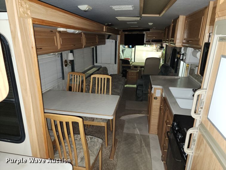 image for item JW9945 2000 Fleetwood Bounder  RV