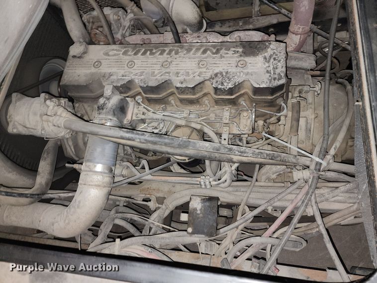 image for item JW9945 2000 Fleetwood Bounder  RV