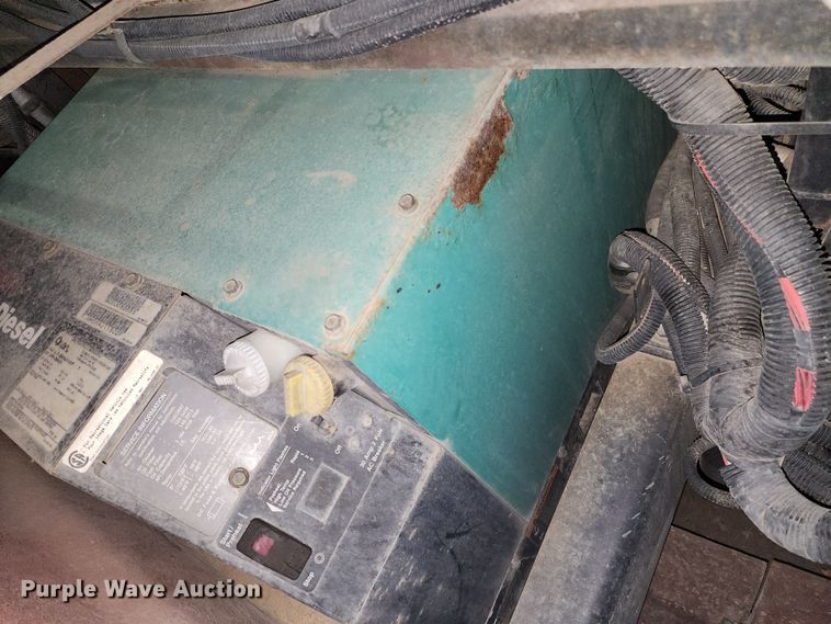 image for item JW9945 2000 Fleetwood Bounder  RV