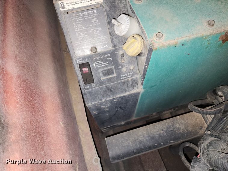 image for item JW9945 2000 Fleetwood Bounder  RV