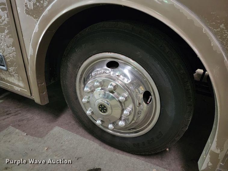 image for item JW9945 2000 Fleetwood Bounder  RV