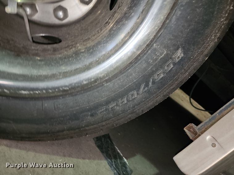 image for item JW9945 2000 Fleetwood Bounder  RV