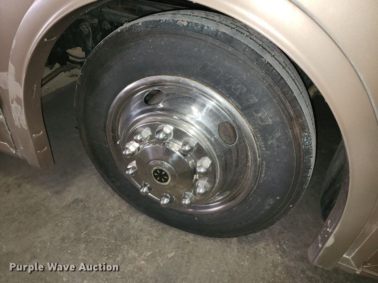 image for item JW9945 2000 Fleetwood Bounder  RV