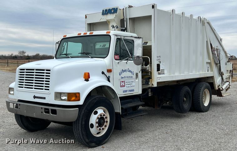 image for item KF9728 1998 International 4900  refuse truck