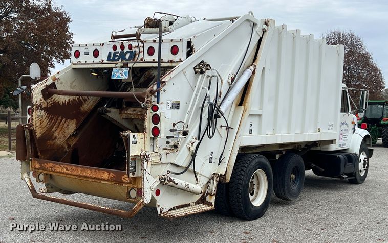 image for item KF9728 1998 International 4900  refuse truck