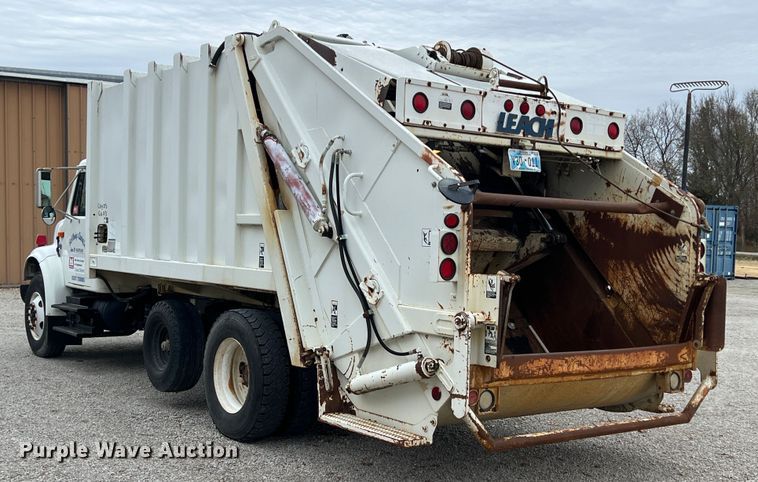 image for item KF9728 1998 International 4900  refuse truck
