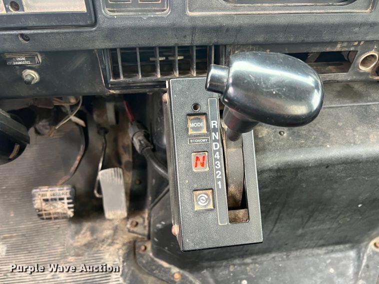 image for item KF9728 1998 International 4900  refuse truck