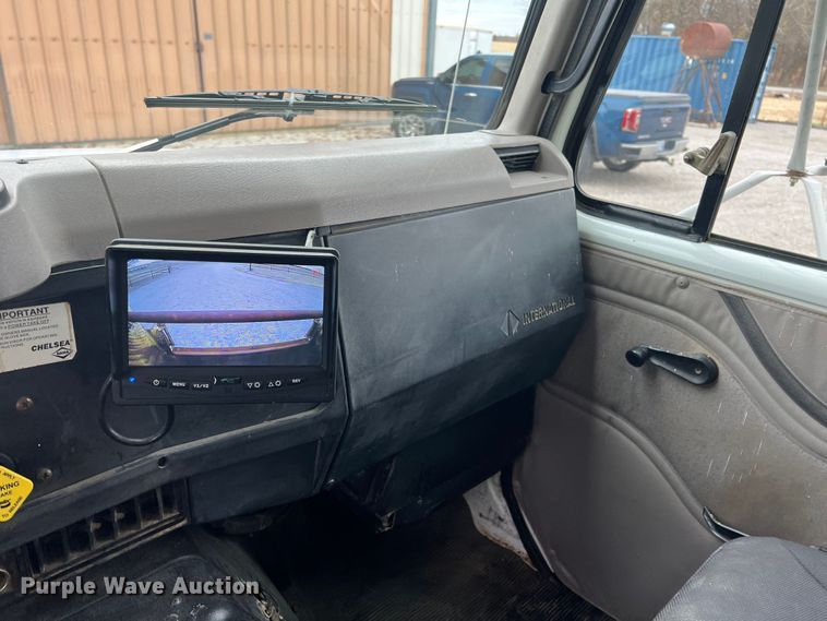 image for item KF9728 1998 International 4900  refuse truck