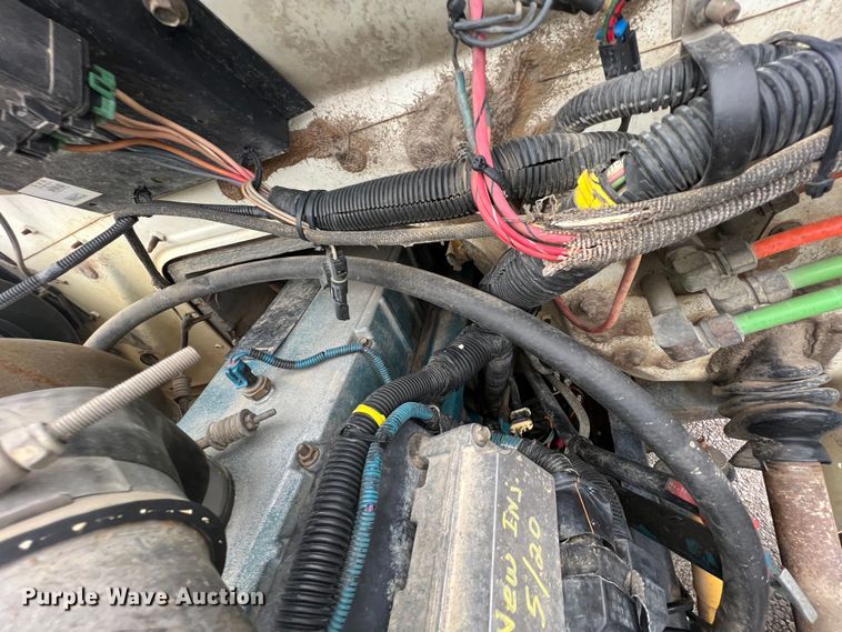 image for item KF9728 1998 International 4900  refuse truck