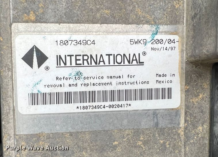 image for item KF9728 1998 International 4900  refuse truck