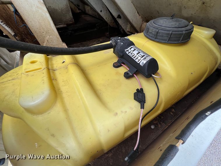 image for item KF9728 1998 International 4900  refuse truck