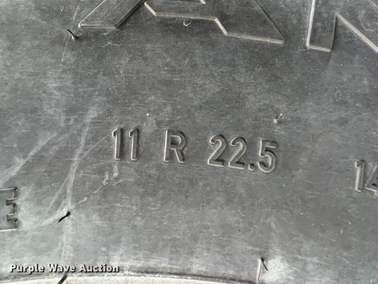 image for item KF9728 1998 International 4900  refuse truck