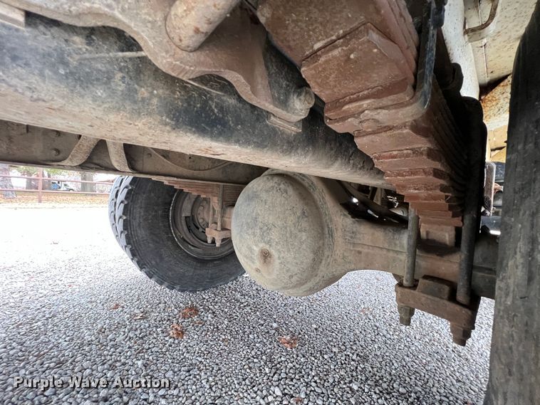 image for item KF9728 1998 International 4900  refuse truck