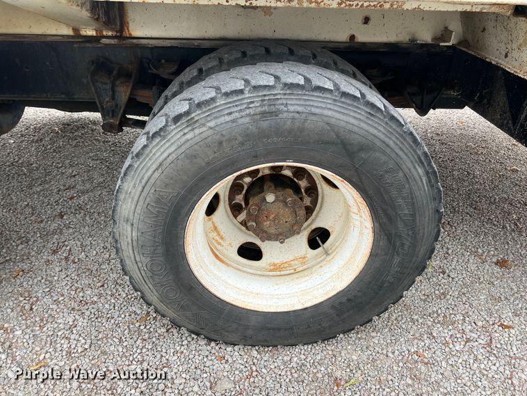 image for item KF9728 1998 International 4900  refuse truck