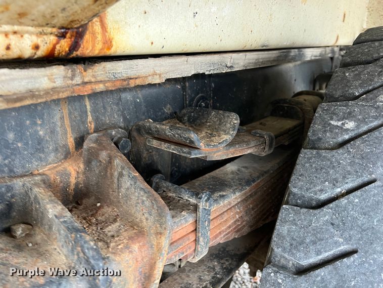 image for item KF9728 1998 International 4900  refuse truck