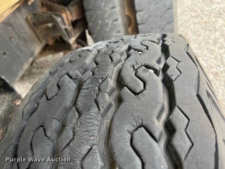 image for item KF9728 1998 International 4900  refuse truck