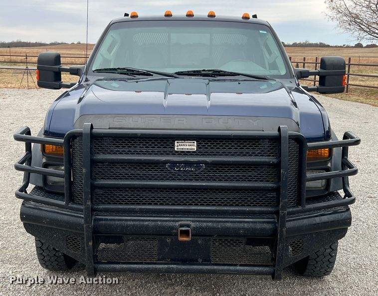 image for item KF9729 2010 Ford F550 Super Duty  SuperCab flatbed truck