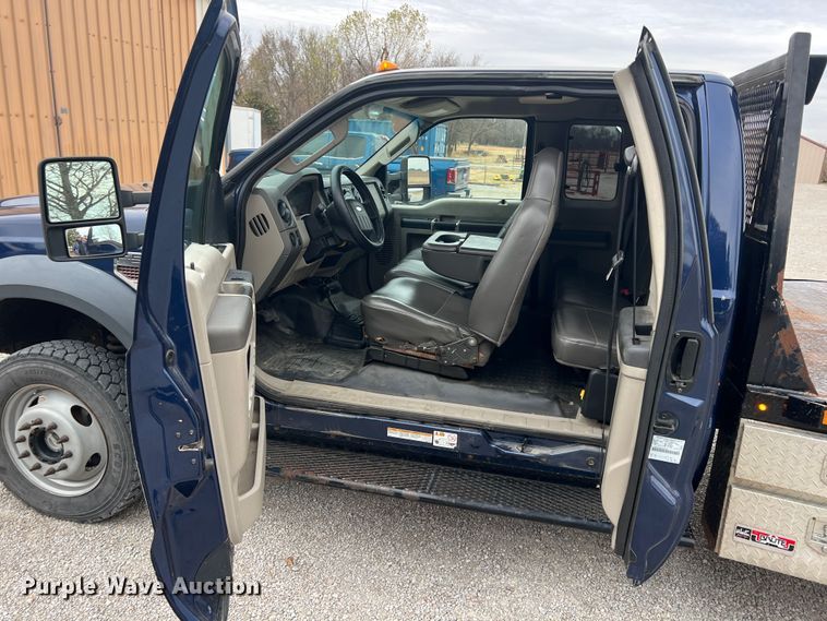 image for item KF9729 2010 Ford F550 Super Duty  SuperCab flatbed truck