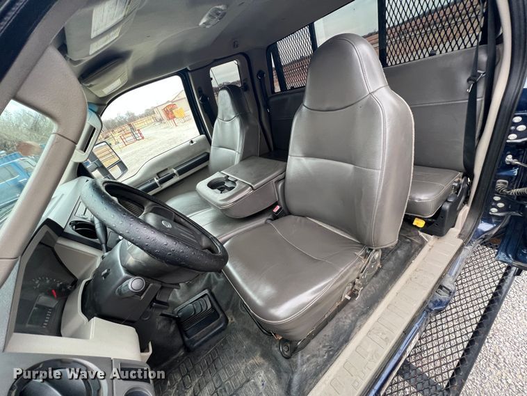 image for item KF9729 2010 Ford F550 Super Duty  SuperCab flatbed truck