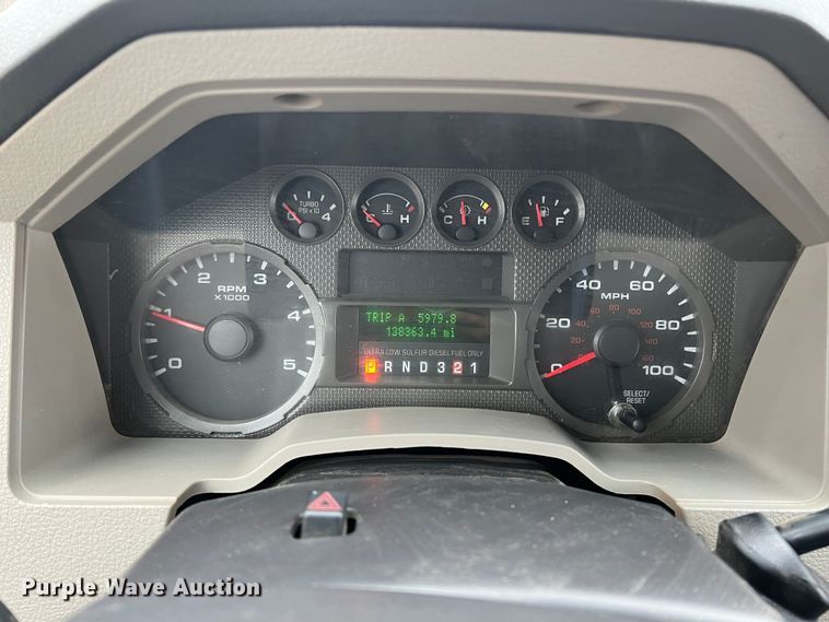 image for item KF9729 2010 Ford F550 Super Duty  SuperCab flatbed truck