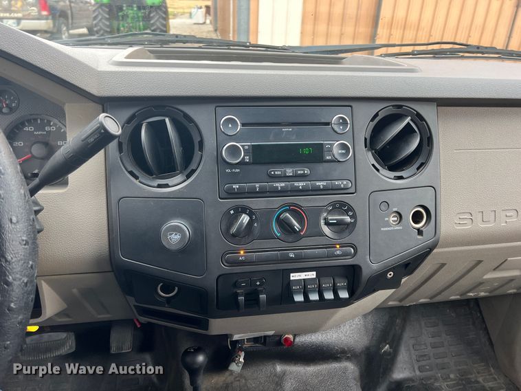 image for item KF9729 2010 Ford F550 Super Duty  SuperCab flatbed truck